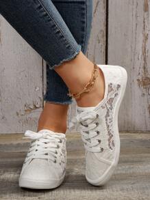 Bequeme Damen Weiße Spitze Slip-On Sneaker mit runder Kappe, atmungsaktives Obermaterial, strapazierfähige TPR-Laufsohle, Freizeitschuhe für alle Jahreszeiten