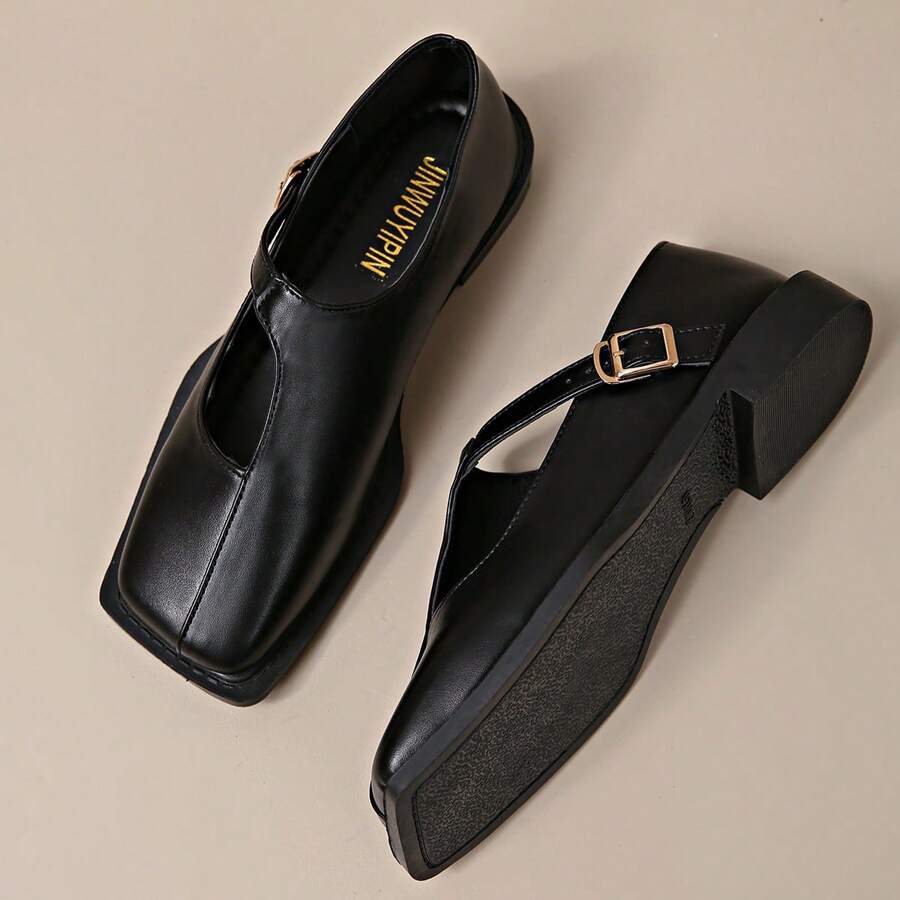 Sandalias cerradas con estética básica y clásica para mujer, nuevas para el verano 2025, con puntera cuadrada y tacón bajo, adecuadas para usar con vestidos