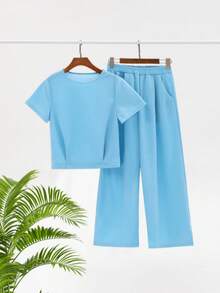 New Sporty And Casual Set For Women In Southeast Asia: Short-Sleeved T-Shirt And Capri Pants