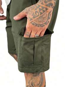 Men's Bermuda Shorts With Cargo Pockets - Army Green - View 4