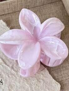 4个/1个 2.87英寸/7.3厘米 彩色渐变花朵造型发夹，时尚百搭，简约优雅设计，适合日常、休闲、派对、通勤、海滩、发型设计等场合，是冬季和夏季度假必备的发饰。 - 珍珠花 - 查看 4