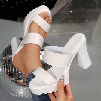 白色厚底坡跟凉鞋，性感夜店女士高跟鞋，时尚女士一脚蹬凉鞋，T台模特夏季拖鞋