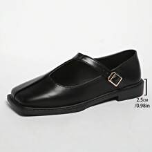 Sandalias cerradas con estética básica y clásica para mujer, nuevas para el verano 2025, con puntera cuadrada y tacón bajo, adecuadas para usar con vestidos