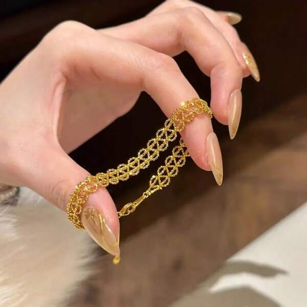 1pc Women's Luxurious Lace Trimmed Wavy Bracelet - Fashionable Versatile Jewelry, Suitable For Daily, Party, Holiday, And Banquet Occasions