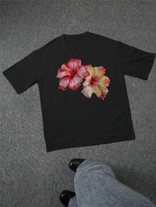 Men's Casual Floral Print TShirt With Vibrant Hibiscus Flower Design,Comfortable Cotton Blend Tee For Summer,Stylish Graphic Top For Everyday Wear Perfect Gift For Him,Unique Artistic Floral Tee For Men,Summer Holiday Essential TShirt. - 黑色 - 查看 2