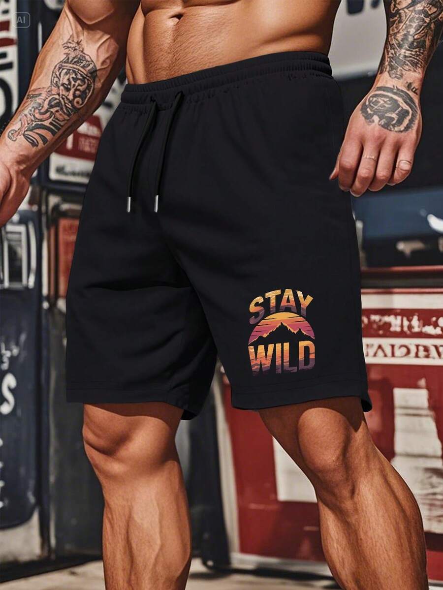 Pantalones cortos cómodos de talla estándar para hombres "Atardecer de montaña - Mantente salvaje", aptos para deportes, uso diario, verano, escuela, ropa urbana e informales - Negro - Ver 1