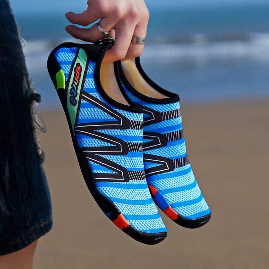 Esencial de verano Nuevos zapatos/calcetines anfibios livianos y amigables con la piel para parejas, para playa, agua, senderismo y escalada en roca, antideslizantes, plegables y portátiles - azul real - Ver 1