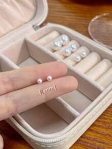 1 对 14k 镀金迷你耳钉，镶嵌方晶锆石，迷人时尚，适合女孩佩戴 - 白色 - 查看 6