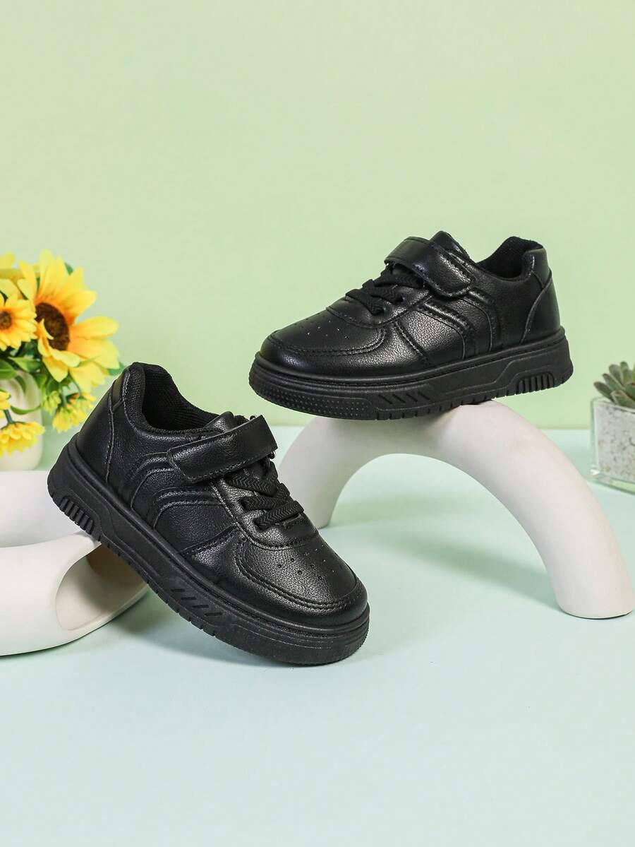 1 双婴儿时尚软底舒适耐用 PU 钩环儿童户外防滑防水简约百搭平底休闲运动鞋，适合春秋季