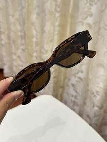 一副女士休闲复古猫眼棕黑色时尚眼镜，适合日常通勤、夏季海滩、街头摄影、打造校园风，方形镜框 - 茶框茶片 - 查看 12