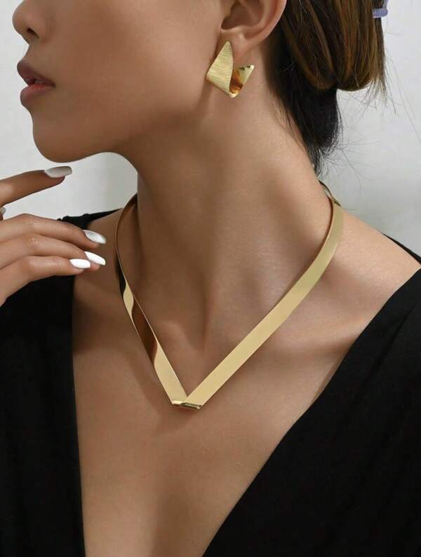 Colar e par de brincos feminino, moderno, sofisticado, design único, minimalista, charmoso, luxuoso, marcante, mulheres com personalidade, estiloso, chique, exuberante, dourado, presente ideal, casual, versátil, prático, dia dos namorados, esposa, casamento, formatura, eventos