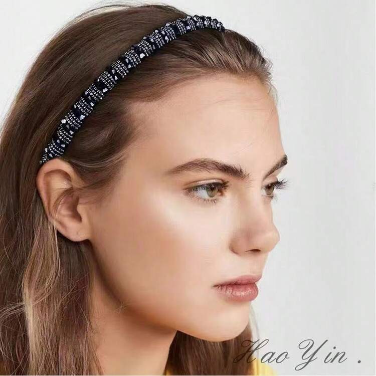 1KIT/2 Pieces Fashion Crystal Tiara And Colorful Hair Beads. - preto e branco - 查看 5