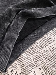 Moletom masculino com capuz, estilo streetwear, modelagem slim levemente elástica, lavagem vintage, forro térmico, em algodão misto, preto, manga longa, ideal para o dia a dia, volta às aulas e outono/inverno. - Preto - Ver 6