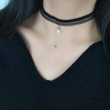 1pc Fashionable Minimalist Sweet Cute Lolita Style White Lace Hollow Pearl Pendant Choker Necklace, Suitable For Everyday Wear