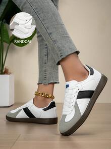 全新高品质女士时尚休闲复古运动鞋，双色奢华平底鞋，学生情侣鞋。全新女士简约休闲鞋，浓郁温暖，复古质感，成熟稳重。外观更深沉厚重。四季皆宜，正式或半正式场合皆宜，复古风格。极简运动鞋，日常休闲女鞋，休闲时尚运动鞋，户外舒适鞋，男女通用情侣鞋