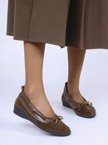 Nuevo estilo de zapatos planos casuales todo el año, tipo mocasín con lazo, cómodos para el diario, diseño simple y elegante para mujeres y madres