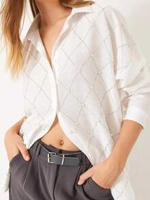 BIANCO LUCCI 女式仿珍珠装饰落肩长袖宽松衬衫秋季女装复古风格朴素教师装 - 白色 - 查看 1