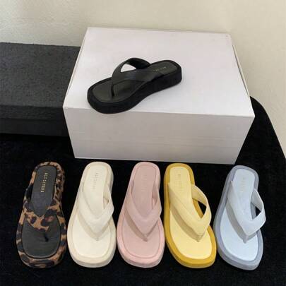 Französisch dicke Sohle Leopardenmuster Damen 2025 Sommer neue Lilie außerhalb Rock tragen Strand Sand coole Hausschuhe