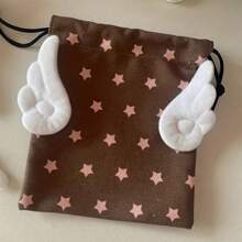 Avec des ailes et des étoiles en peluche mignonnes, sac de rangement multifonction portable pour femme, utilisé pour les serviettes hygiéniques/les soins de la peau/les articles de toilette/la papeterie/les bijoux/le maquillage/les pièces de monnaie. Petits sacs à cordonnet en polyester doux, avec un motif amusant de nuages et d'étoiles (bleu/rose) pour la maison/le bureau fournitures/retour à l'école/vacances anti-poussière/festival.