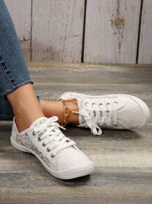 Bequeme Damen Weiße Spitze Slip-On Sneaker mit runder Kappe, atmungsaktives Obermaterial, strapazierfähige TPR-Laufsohle, Freizeitschuhe für alle Jahreszeiten