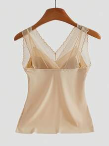 Regata feminina de renda contrastante de cor sólida Now Show Ice Slick, tecido sexy, decote em V, sem aro, camisola confortável, com sutiã acolchoado embutido e camiseta justa