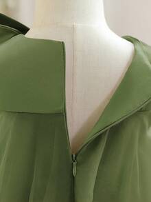 女婴绿色蝴蝶结圣诞派对礼服，优雅公主薄纱裙，适合作为女婴一周岁生日礼物、派对、宴会、节日庆典的礼服