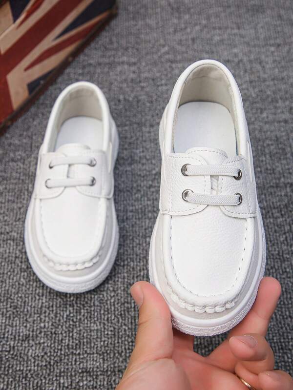 1 Paar weiße Loafer für Teenager & Kinder (fällt 0,5 Nummern kleiner aus), klassische Nähte, atmungsaktive rutschfeste leichte Slip-On Lässig Schuhe für Jungen & Mädchen, geeignet für Schule und Alltagstragen