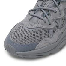 Adidas Originals Zapatos para hombre, zapatos para mujer, zapatos de papá, zapatos casuales OZWEEGO, zapatos de viaje diarios ligeros con cordones y caña baja, zapatos deportivos neutrales GW4671