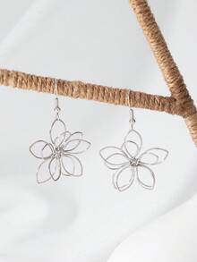1 Pair Fashion Silver Detailed Floral Geometric Earrings, Versatile Daily Wear For Women - Silver - View 2