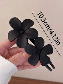 4pcs/1pc 10.5cm/4.13in Black, White, Khaki, Brown Large Flower Plastic Hair Clips, Fashionable, Versatile, Elegant, Minimalist Solid Color Hair Claws, Suitable For Daily Wear, Casual, Party, Commute, Hairstyling, Makeup, Outfit Accessorizing, Vacation Outfits Woman