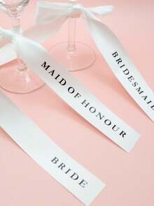 定制香槟杯装饰，配缎带，可个性化定制新娘新郎/伴娘伴郎/宾客姓名、角色及婚礼日期。家居装饰，派对、婚礼定制玻璃工艺品。个性化香槟杯为庆祝增添一抹意义非凡的色彩。 - 查看 8