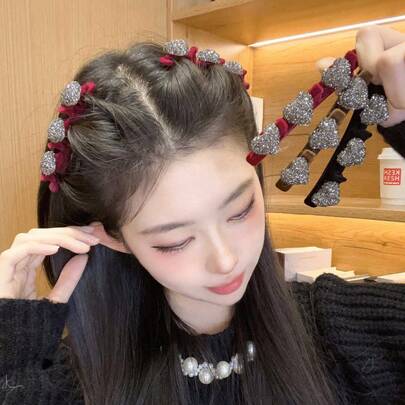 1pc Women's Delicate Heart-Shaped Hair Clip, Fashionable & Elegant Hair Accessory Suitable For Styling Thick Or Thin Hair, Everyday Use, Hair Accessories For Women, Head Accessories, Claw Clips