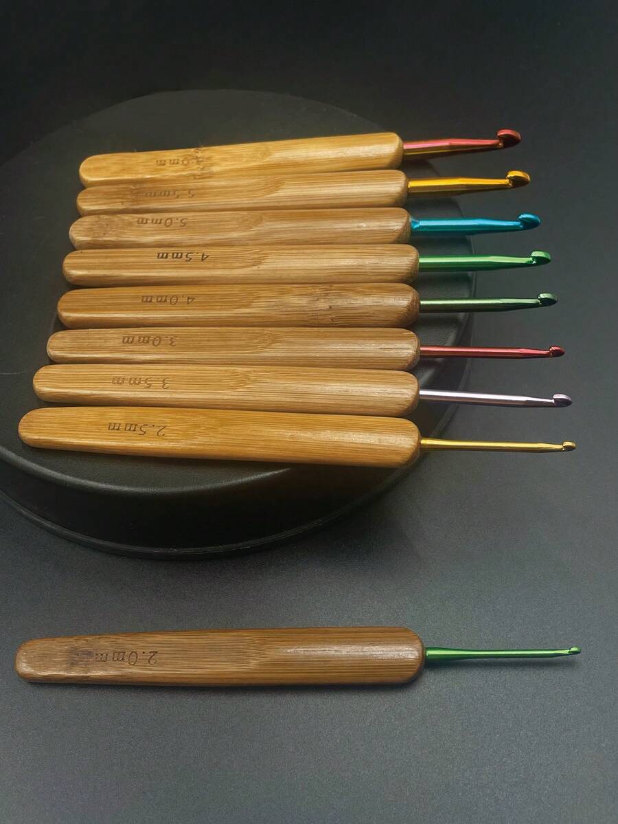 Set de 9 ganchos de ganchillo de bambú, agujas de ganchillo de 2-6mm para hilos de tejer, herramientas de costura y manualidades (color y tamaño aleatorios) - Multicolor - Ver 1