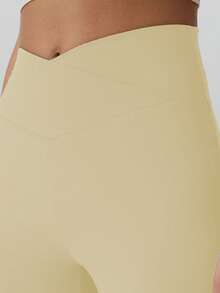 RUNONWHEELS 5 女士 V 型提臀瑜伽健身，奶油色喇叭紧身裤，交叉腰带，高腰运动健身跑步紧身阔腿裤 - 米色 - 查看 4