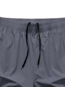 Pantalones cortos deportivos para hombres, de seda de hielo de secado rápido para correr por la mañana, entrenamiento, acondicionamiento físico, hasta la rodilla - Gris Oscuro - Ver 4