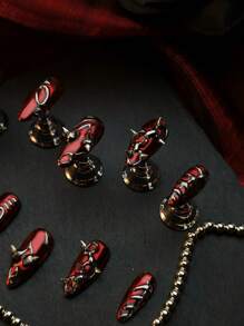 10 Peças Conjunto de Unhas Completo Artesanal, com Unhas de Estilo Punk Estampadas em Formato de Amêndoa e Conjunto de Unhas Punk Ciberpunk de Metal Vermelho Grosso de Estilo Punk Girl Junk, Adequado para Meninas Usarem no Dia a Dia e em Eventos como Festas e Festas Temáticas. Acompanha 1 Mini Lixa de Unha e 1 Etiqueta Adesiva Dupla Face.