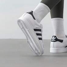 Adidas Originals 2026 夏季新款 SUPERSTAR II 经典贝壳头男女通用休闲运动鞋 IH8659 - 白色 - 查看 10