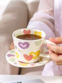 1 Set mehrfarbige, handbemalte Herz-Design Keramiktasse & Untertasse, bunte Muster mit "Liebe" Element - ideal für romantisches Frühstück oder gemütlichen Nachmittagstee, perfektes Geschenk für den Partner, Valentinstag, Jahrestag und andere süße Anlässe