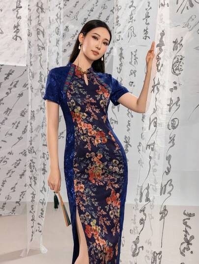 ​Elevated Women's New-Chinese Qipao: High Neck, Short Sleeve & Side Slit | Formal Evening Gala, State Banquet, Opera Premiere, Luxury Wedding Reception, Art Gallery Gala​Suitable For New Year And Valentine's Day Party Outfits
