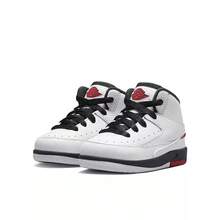 Nike Zapatillas de baloncesto Jordan 2 Retro (TD) informales para jóvenes - Blanco negro rojo - Ver 3