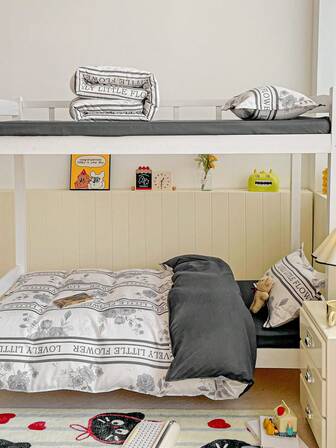 四件套（1件被套+1件床单+2件枕套）黑白双面山茶花印花床上用品套装，适合学生宿舍双层床，四季皆宜，柔软法兰绒面料，可裸睡，也适用于婴儿房、儿童房。