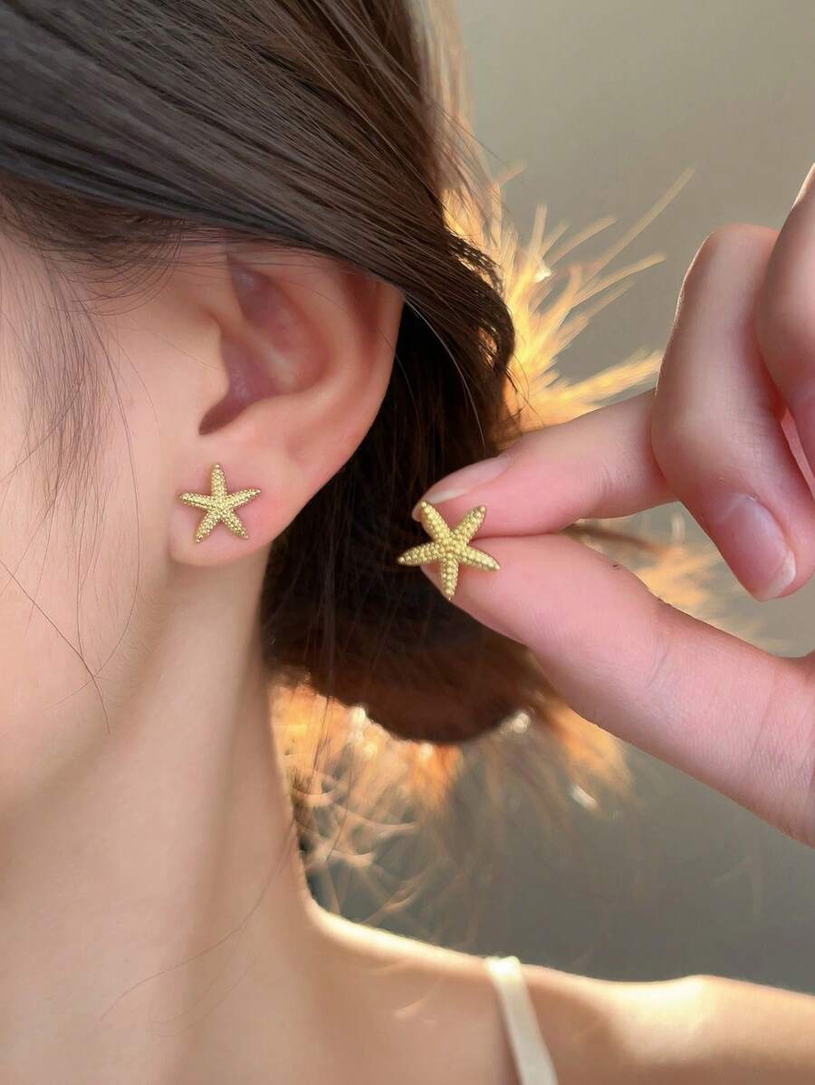 1 Par de Brincos de Botão com Estrela do Mar Metálica Estilo Europeu e Americano, Adequado para Uso em Férias por Senhoras