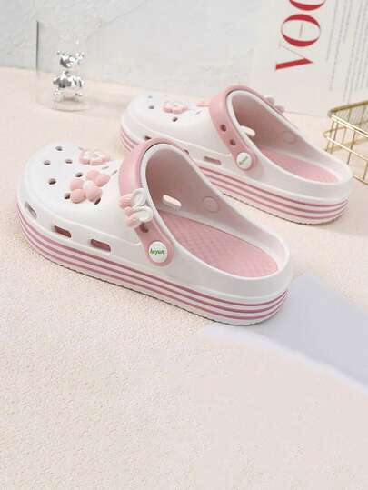 Teenagers' Hollow Flower Decorated Sandals, EVA Floral Cute & Fashionable Garden Shoes, Beach Slippers Suitable For Indoor & Outdoor Wear