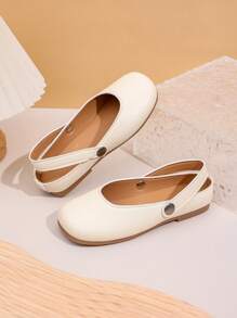 1 Par de Sapatos Flat Bege para Meninas, Material de PU, Design de Fivela Redonda de Metal Ajustável, Bico Redondo, Sola de TPR Antiderrapante, Mocassins Confortáveis de Vestir, Estilo Casual de Cor Sólida, Adequado para Meninas de 5 a 14 Anos, Uso Externo e de Férias, Todas as Estações