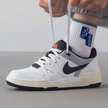 Nike 男士 FULL FORCE 复古休闲运动鞋，低帮滑板鞋，款式 FB1362-101，2026 新款上市 - 白色 - 查看 3