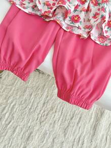 Conjunto de 2 peças de blusa e calça lanterna com estampa floral elegante e babados para meninas, adequado para atividades ao ar livre, fotografia, uso diário, piquenique, escola, primavera/verão