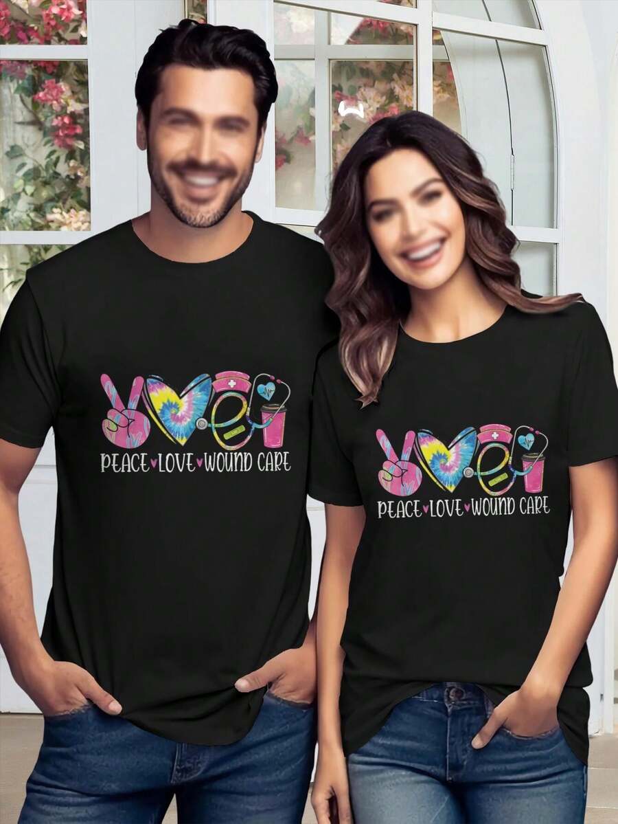 Camiseta de enfermería de cuidados de heridas, paz y amor - Camiseta con estampado de estetoscopio y corazón tie-dye para estudiantes de enfermería, enfermeras RN, profesionales de la salud, personal médico - Prenda informal cómoda, regalo para mujeres y hombres - Negro - Ver 1