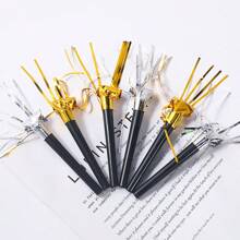 10 piezas, grandes de 11 cm/4.3 in, de material plástico, color negro, dorado y plateado, para cumpleaños, bodas, aniversarios, despedidas de soltero, carnavales, festivales para crear ambiente, celebrar, creatividad, borlas, silbatos de dragón de aire, accesorios de sonido, pequeños regalos para amigos