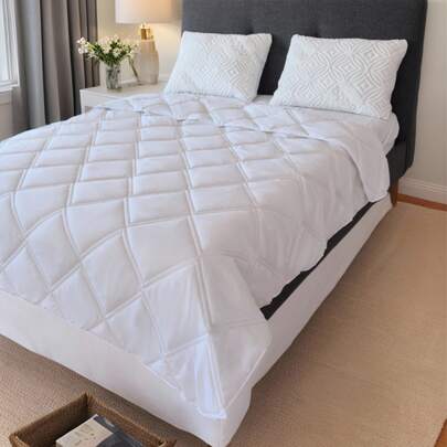 Luxurious 4-Season Luxury Quilt, 1pc Comforter With Soft And Breathable Hotel Style Fabric, Machine Washable, Comes Without Pillow Covers Or Inserts