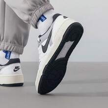 Nike 男士 FULL FORCE 复古休闲运动鞋，低帮滑板鞋，款式 FB1362-101，2026 新款上市 - 白色 - 查看 5